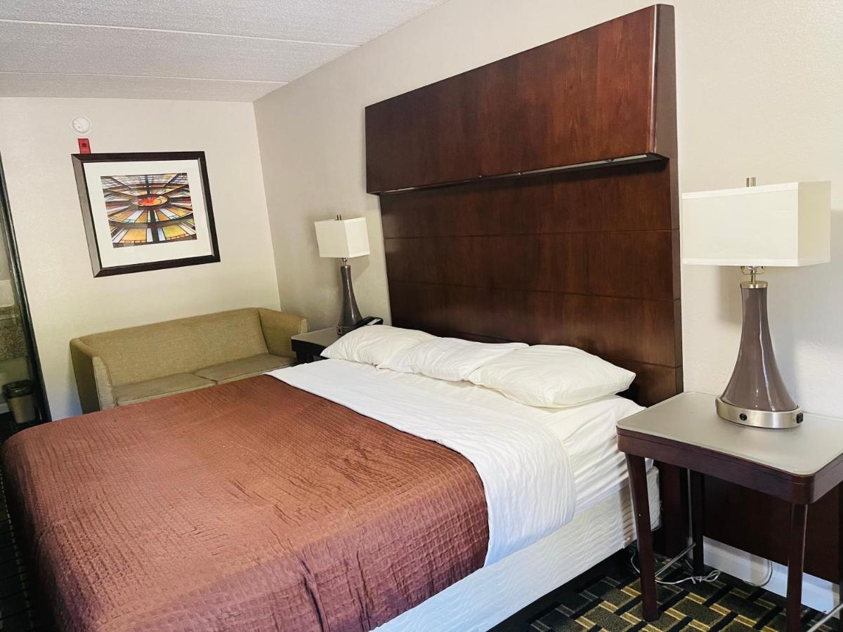 Rodeway Inn Грийнууд Екстериор снимка